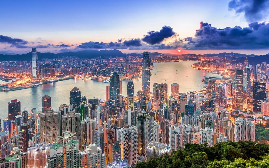 hong-kong-victoria-peak-pano-guide.jpg