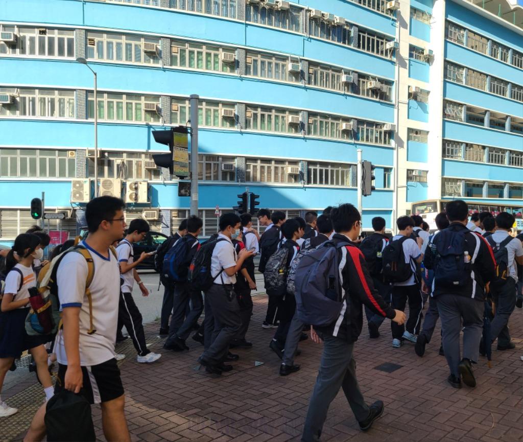 홍콩서 떠나는 외국인…국제학교 30%, 외국학생 지원 급감 전망.jpg