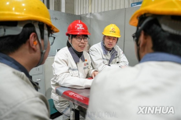 中, 노년 노동자 권익 강화…정년 초과해도 산재보험 가입 보장.jpg