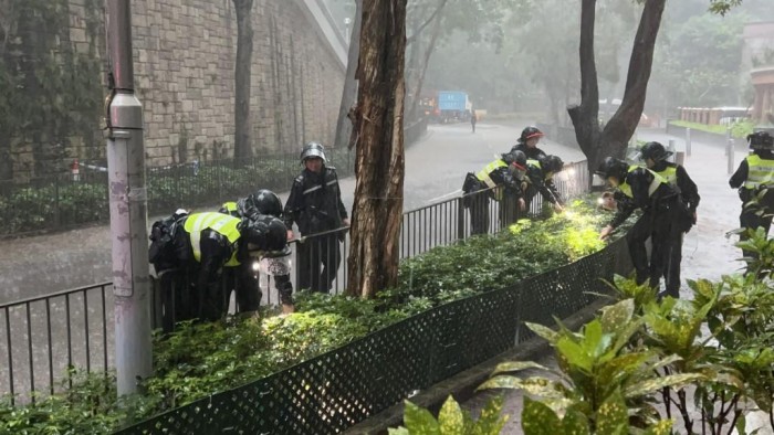 폭우속 변호사 자살.jpg