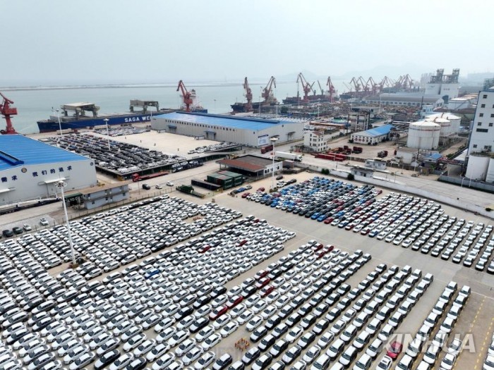 中 8월 수출 4.4%↑•수입 1.3%↑…시장 예상치 밑돌아.jpg