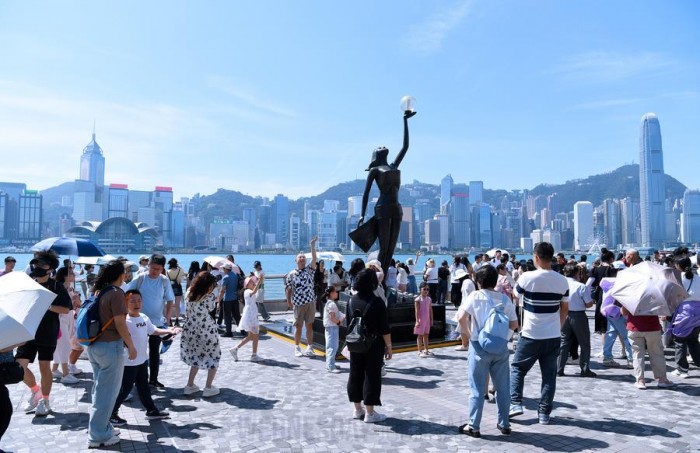 국경일 황금 주간, F&amp;B 산업 10% 성장 예상.jpg