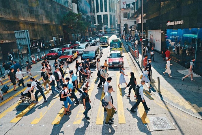 홍콩 고급인재 유치 프로그램, 110,000건 신청 승인 및 55% 갱신율 기록.jpg
