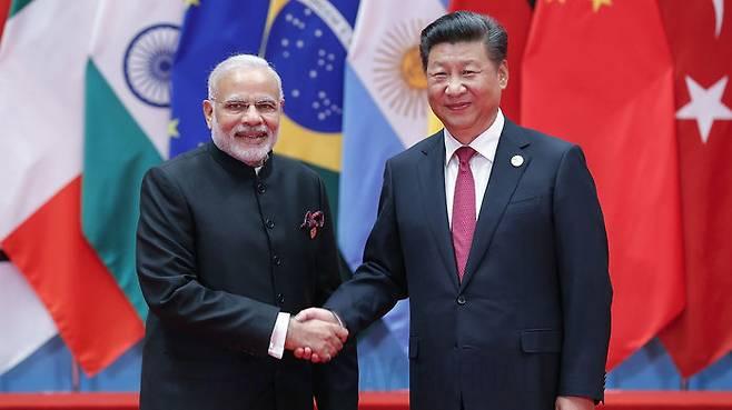 中, 인도와 5년만에 직항재개…美관세담판 앞두고 균형외교.jpg