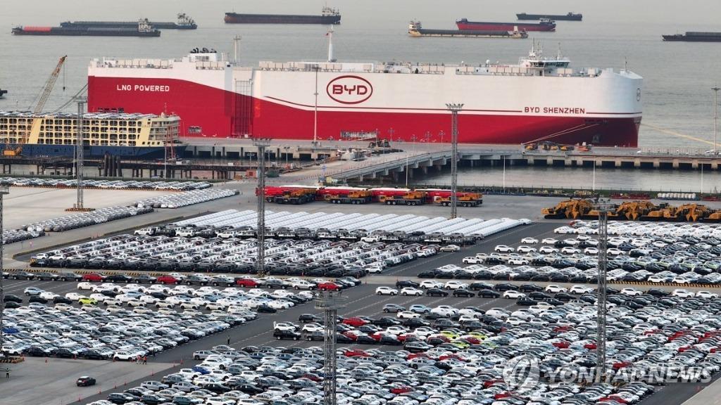 中 올해 '0㎞ 중고차' 50만대 수출…당국, '묻지마 수출' 제동.jpg