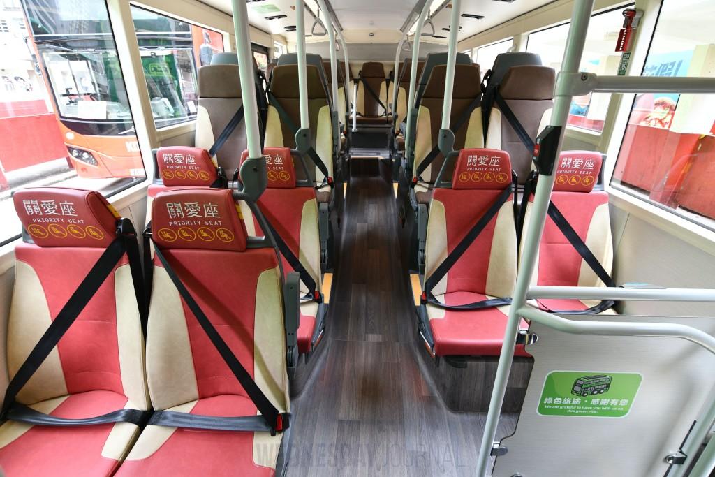 홍콩, 안전벨트 착용 의무화 2026년 1월 25일부터 버스 및 미니버스 승객 필수 착용.jpg