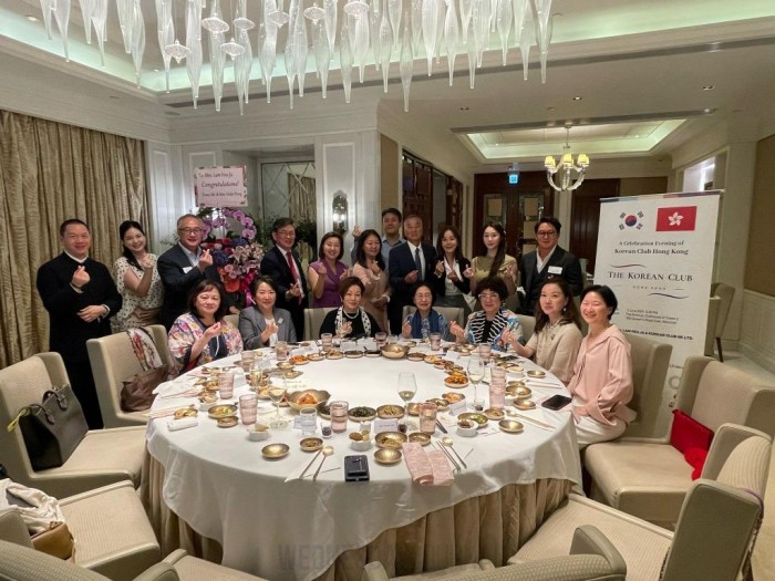 2025년 Korean Ladies Club 회원들과 함께.jpg