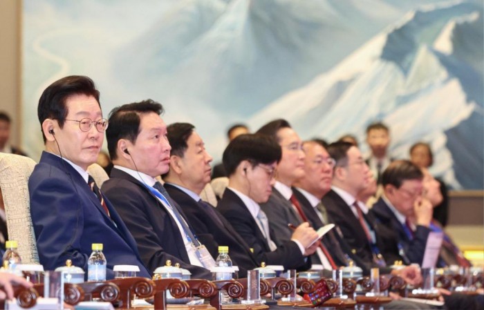 9년 만에 열린 한중 비즈니스 포럼…AI·K팝 등 민간 협력 강화.jpg