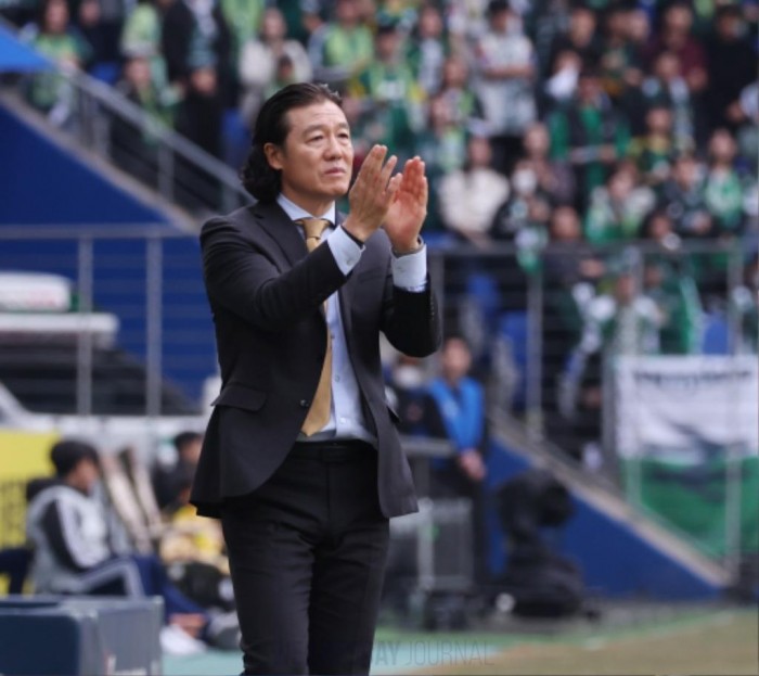 김판곤 감독, 말레이 프로축구 슬랑오르 지휘봉 잡고 현장 복귀.jpg