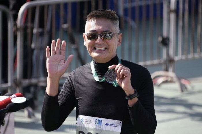 주윤발 마라톤 참가.jpg