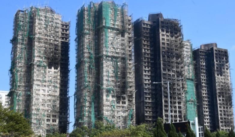 홍콩 정부, 왕푹코트 소유권 매입 가능성... 화재 후 현지 재건축 계획 철회.jpg