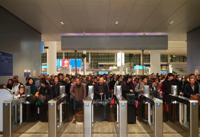 중국 40일간의 ‘춘제’ 시작… 철도 이용객 5억 4천만 명 예상.jpg