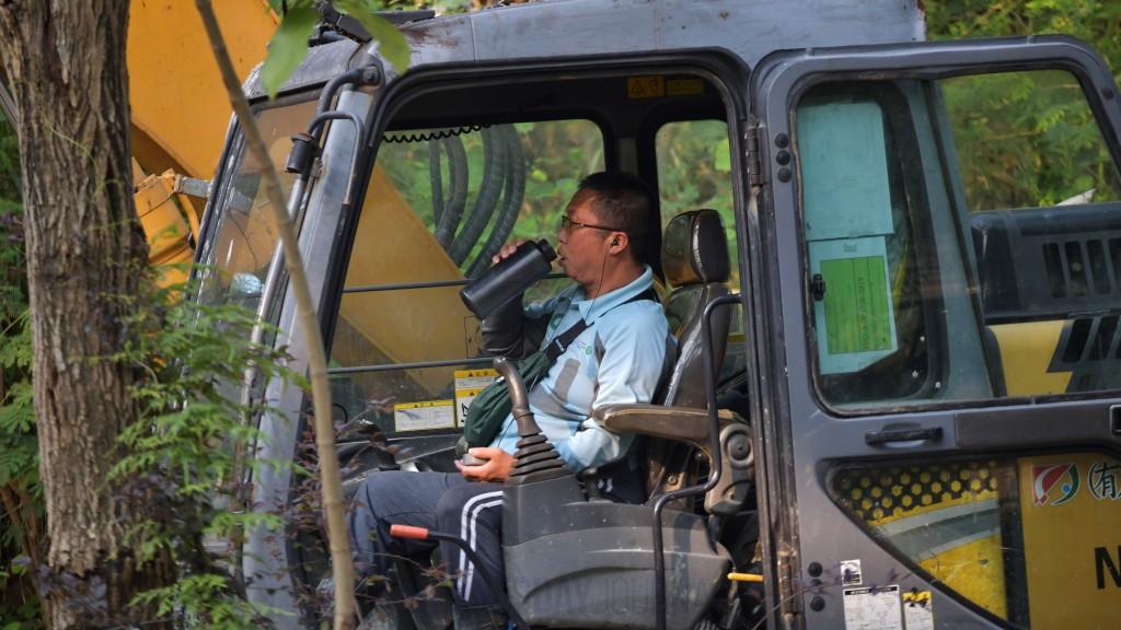 '땡볕 노동자 보호해야' 홍콩 폭염 경보, 10곳으로 촘촘해진다.jpg