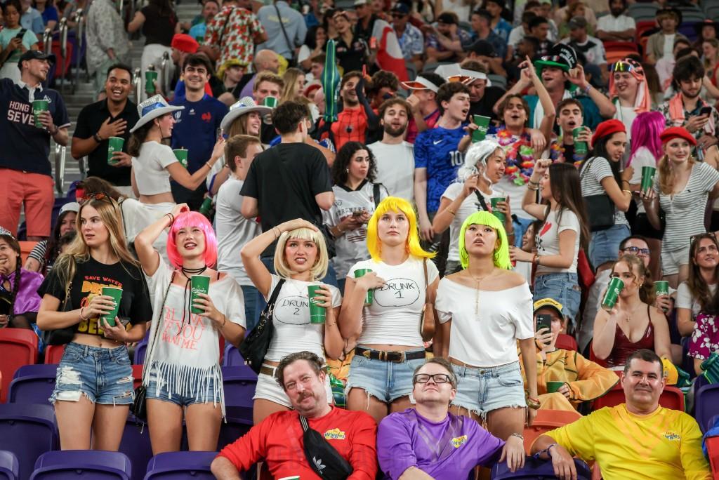 맥주와 코스튬의 향연… ‘50주년’ 맞은 홍콩 럭비 세븐즈, 카이탁을 파티장으로 만들다23.jpeg