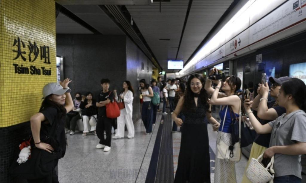 홍콩 노동절 골든위크 본토 관광객 100만 명 돌파.jpg