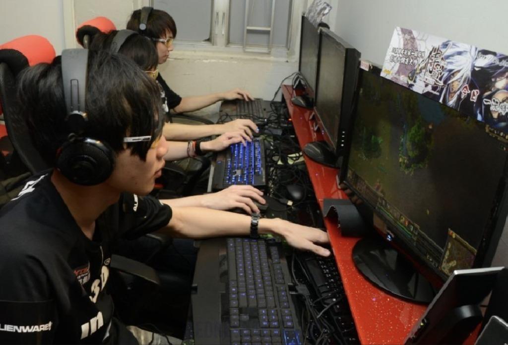 홍콩 정부, 불법 숙박업 변질된 PC방 전면 수사 착수.jpg
