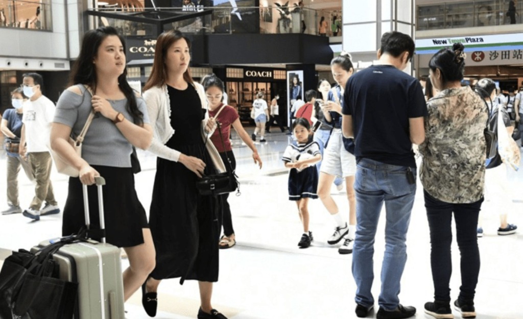 1800만 명 몰렸다 홍콩 관광 시장 15% '폭발적 성장'… 대형 이벤트 효과 톡톡.jpg