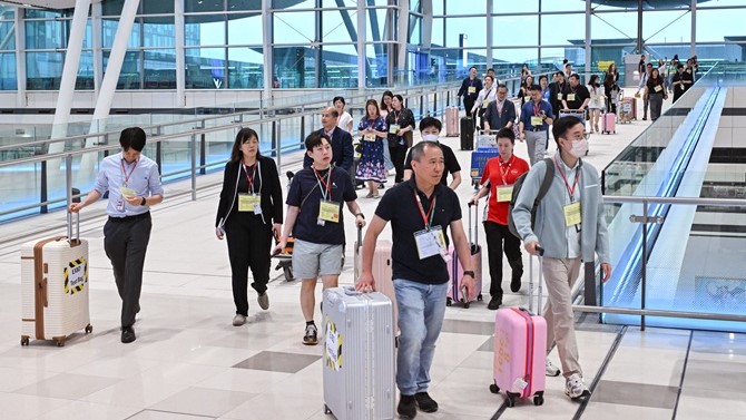 홍콩 공항, 4월 여객 567만 명 돌파…환승객이 견인.jpg