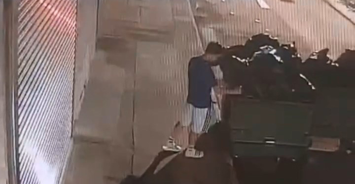 13세 러시아 소년, 홍콩 도심 연쇄 방화 현장 체포.jpg