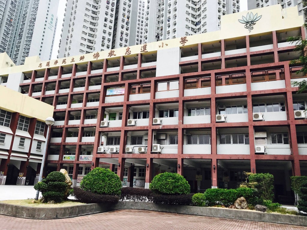 밤새 학교에서 축구 보자고 초등학교 월드컵 단체 관람 추진에 온라인 '들썩'.jpg