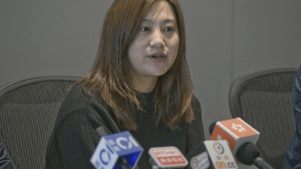 홍콩 국가보안법 위반 혐의로 헌터 서점 급습… 전 구의원 등 2명 체포.png