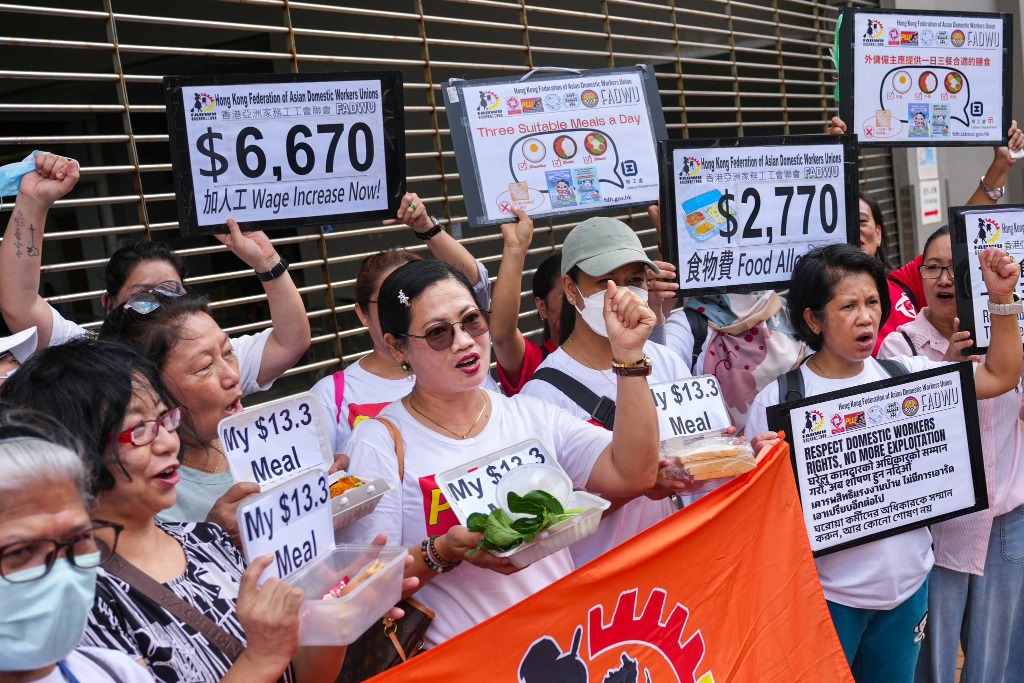 월급 6,670홍콩달러로 올려달라.. 홍콩 가사도우미들, 최저임금 대폭 인상 요구.jpg