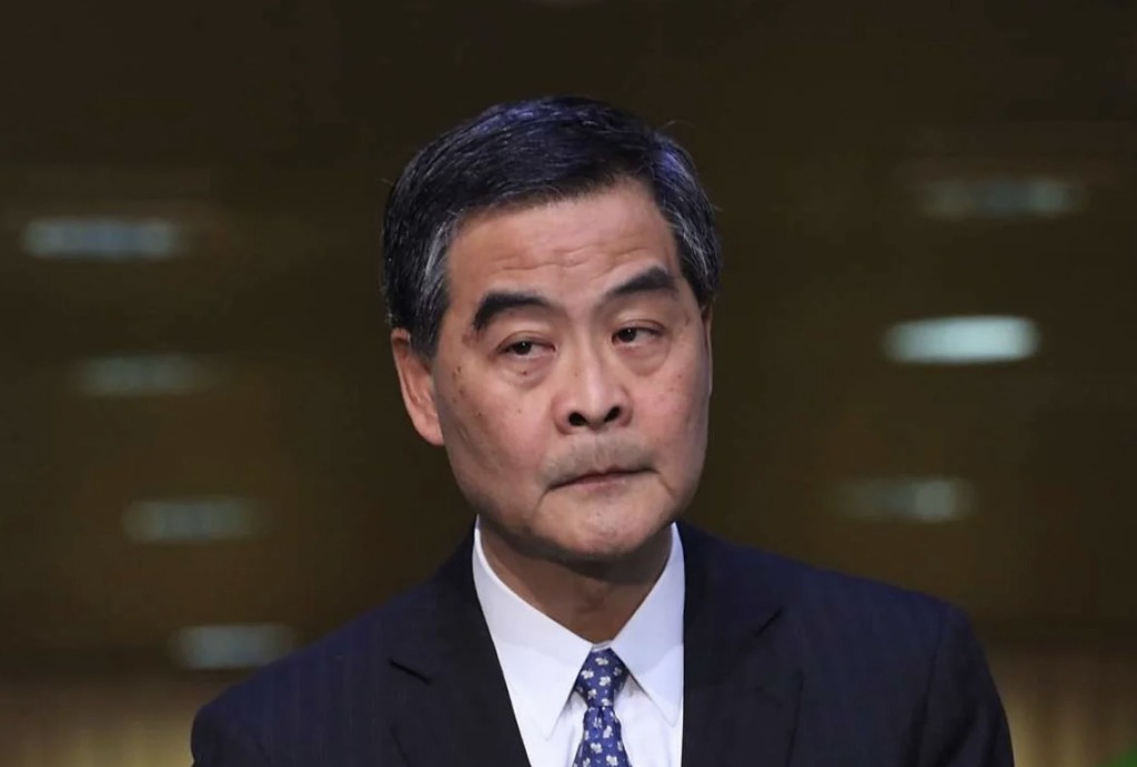 렁춘잉 전 행정장관, 한자 이름 쏙 뺀 홍콩 고급 아파트 단지들에 쓴소리.jpg