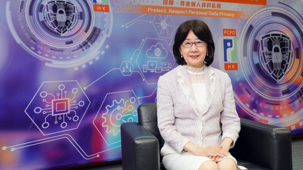 AI 기술 악용한 사기꾼들, 홍콩 가짜 전자 비자 사이트 극성.jpg