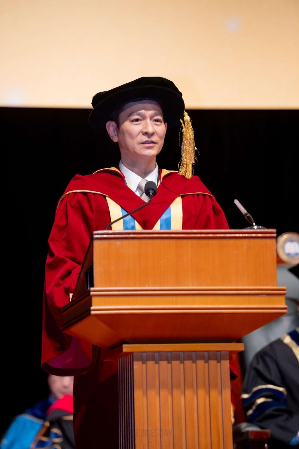 65세 유덕화, 두번째 명예 박사 학위 수여...500개 음악상 수상2.jpg