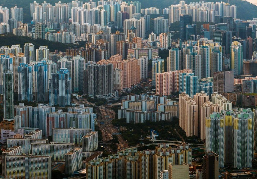 AI 때문에 일자리 증발… UBS 홍콩 집값, 2027년까지 제자리걸음 할 것.jpg