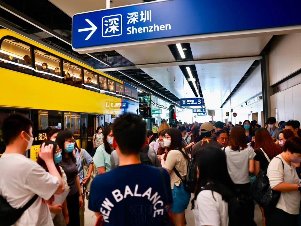 1,000명 공무원 대거 투입된 홍콩 신황강항 스트레스 테스트.jpg