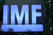 IMF, 내년 세계경제 올해처럼 3.2% 성장 전망…美 2.8%·韓 2.5%