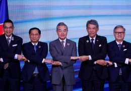 中외교, '관세폭탄' 맞은 아세안에 "함께 아시아 부흥시키자"