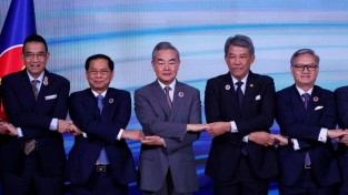 中외교, '관세폭탄' 맞은 아세안에 "함께 아시아 부흥시키자"