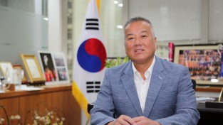 “펀드형 장학기금 투명하게, 인재활용 바르게” 홍콩한인회 조성건 회장 인터뷰