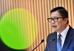 크리스 탕, "지미 라이 20년 형은 중죄 반영"... 영국 이송 가능성…