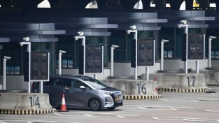 홍콩 정부, 출국 자가용 대상 ‘국경 건설 수수료’ 도입 계획 철회