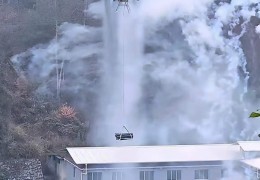 중국 남부 산악지대서 '드론 운구'…관 운반비 200만원대