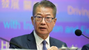 [홍콩뉴스] "글로벌 위기에도 돈은 홍콩으로" 하루 거래액 3000억 홍콩달러 돌파