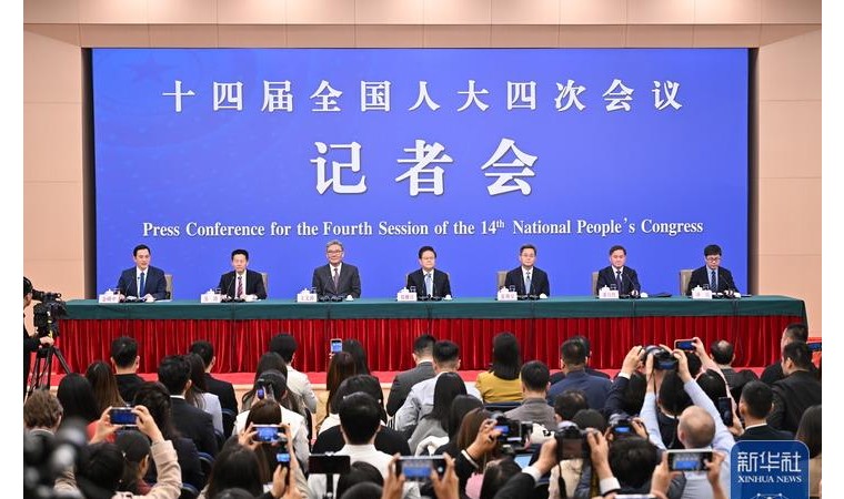 中인민은행장 "환율 가치 절하로 무역 경쟁력 확보할 의도 없어"