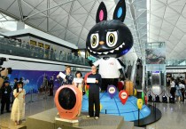 7미터 높이의 라부부, 홍콩 공항에서여행객을 맞이하다