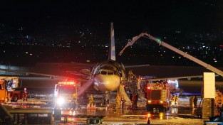 제주항공 참사 한달만에 에어부산 화재…LCC 안전 강화 목소리