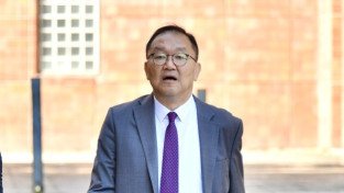 [홍콩뉴스] "대학 캠퍼스서 음주운전 후 뺑소니"… 전직 입법의원 보석으로 풀려나