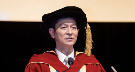 [홍콩연예] 65세 유덕화, 두번째 명예 박사 학위 수여...500개 음악상 수상…