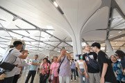 [홍콩교통] 보안국, 주민 1,500명에게 신항 황강항 사전 공개 행사 개최