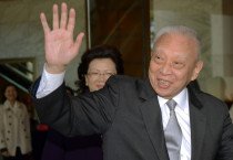 [퉁치화 별세] "홍콩 경제의 거목이 지다"… 홍콩 전역, 경제계 일제히 추모