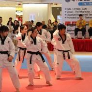 "격파에서 BTS 다이너마이트?" 제11회 조영득 태권도장배’ 성황리 개최 World Champions YD Taekwondo Seminar In Hong Kong