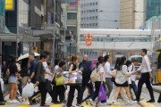 [홍콩취업] 대졸자 일자리 60% 증발… 홍콩 고용 시장 뒤흔드는 AI의 공습