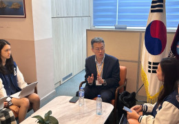 [인터뷰] "불확실한 미래, 성실함과 인간관계가 답이다"… 최강욱 한은 …