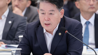 투표하러 '왕복 1천600km' 재외국민, 2년뒤 우편·전자투표 할까